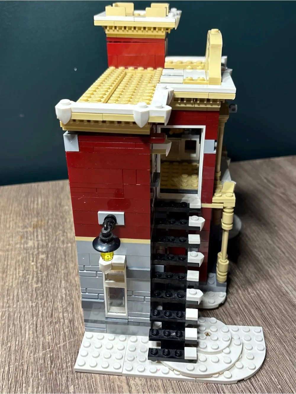 LEGO CREATOR: Winter Village Fire Station (10263) 85% Complete